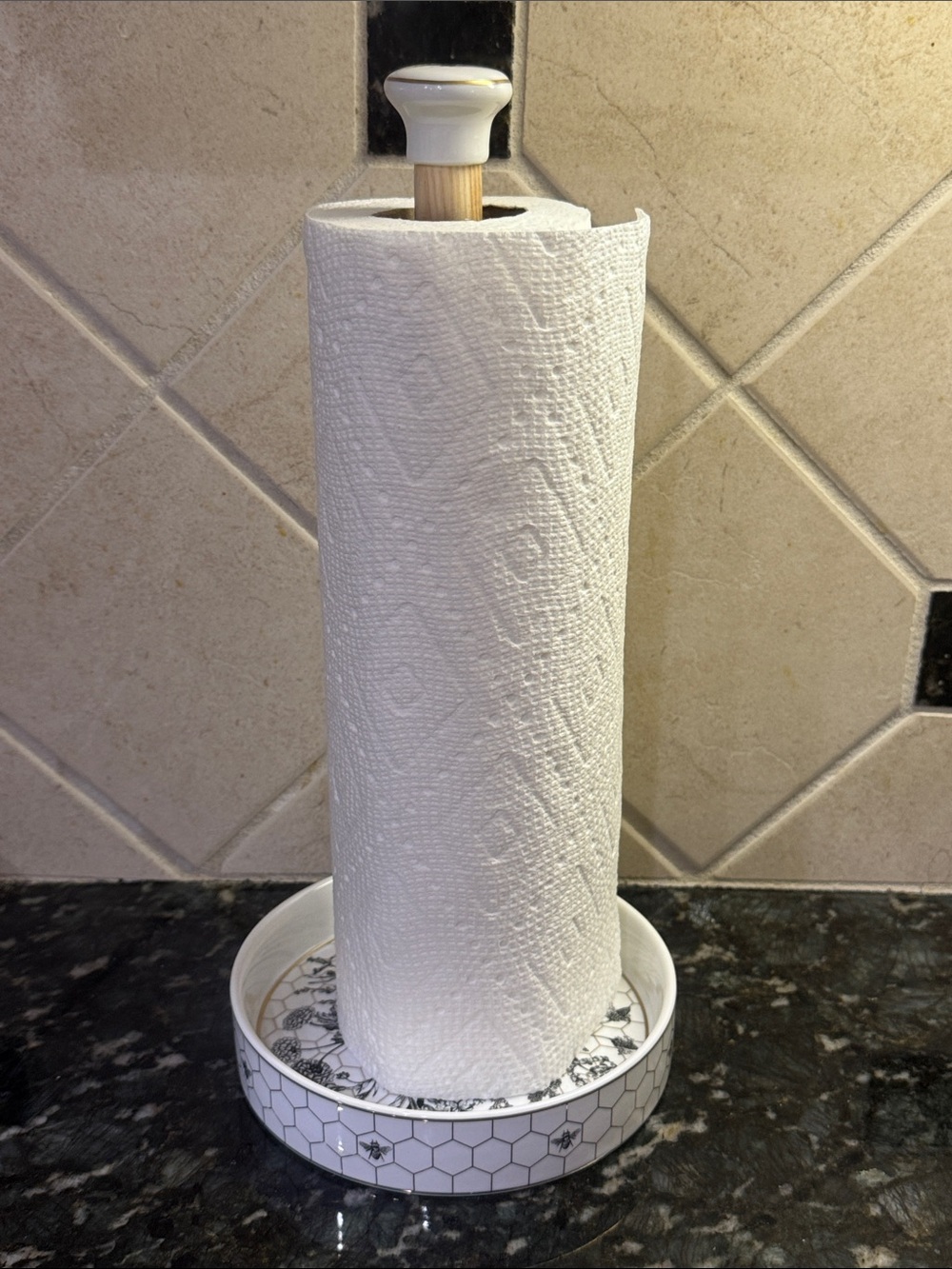 Williams Sonoma Honeycomb Porcelain Paper Towel Holder - New! - Picture 2 of 6